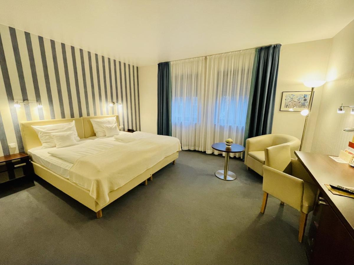 Schloss Hotel Herborn Экстерьер фото