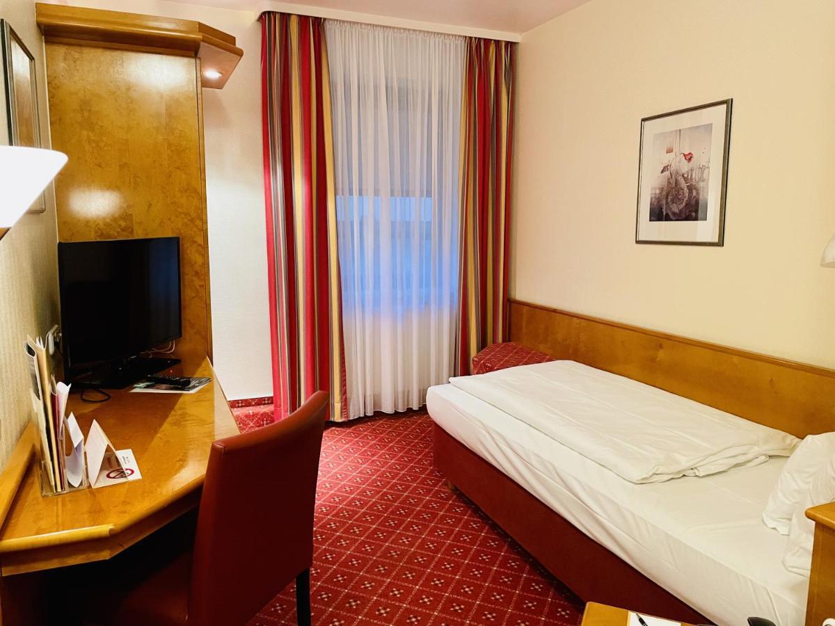 Schloss Hotel Herborn Экстерьер фото