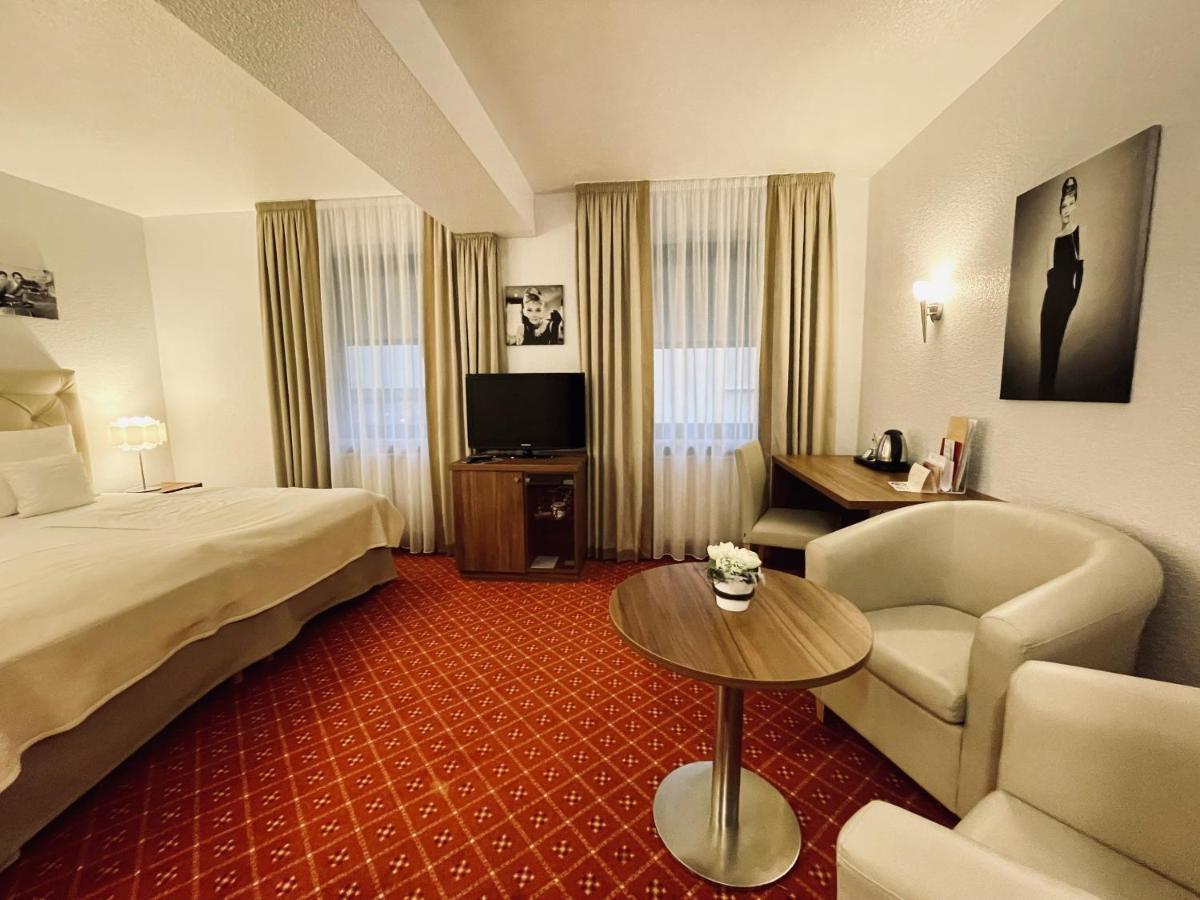 Schloss Hotel Herborn Экстерьер фото
