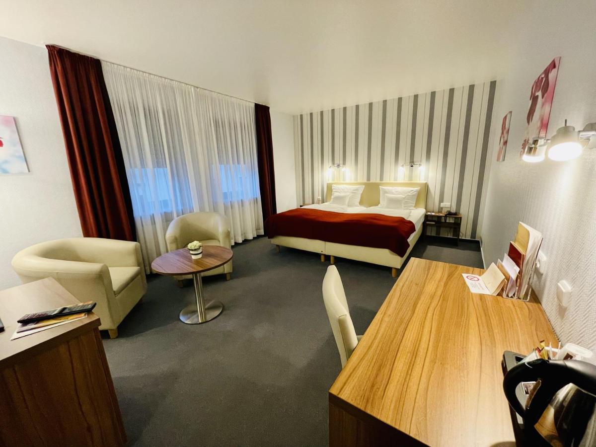 Schloss Hotel Herborn Экстерьер фото